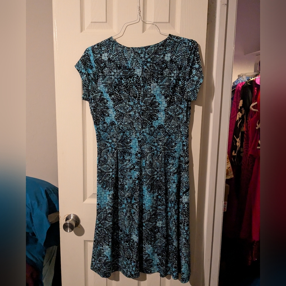 dressbarn Teal and Black Floral Midi Dress - Picture 3 of 4